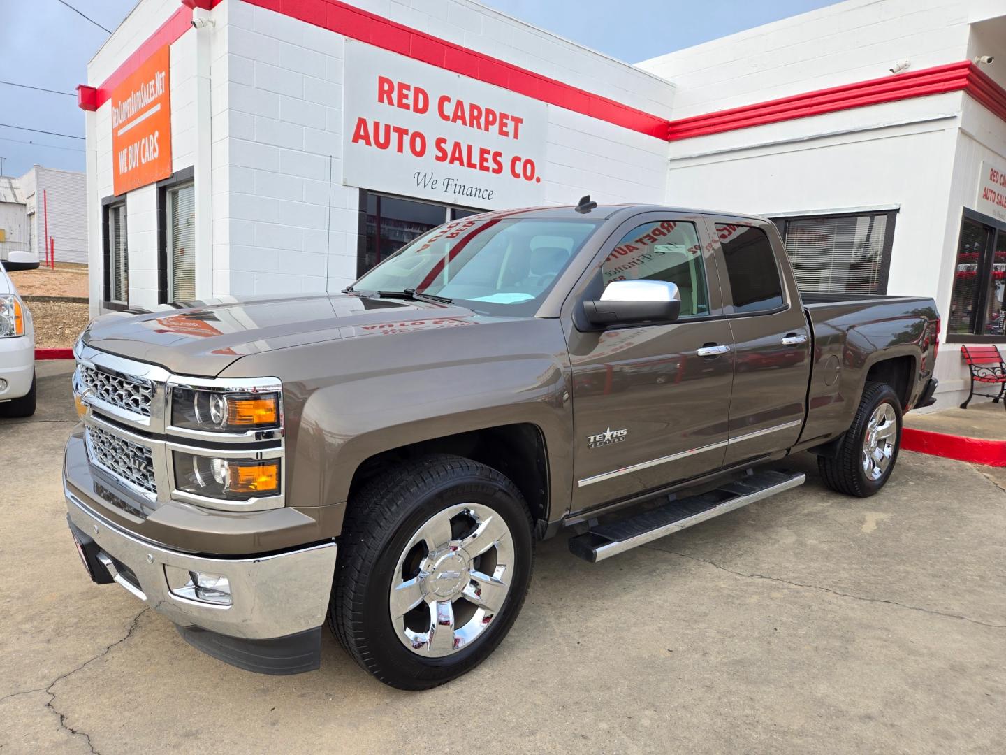 2014 PEWTER Chevrolet Silverado 1500 1LZ Double Cab 2WD (1GCRCSEC6EZ) with an 5.3L V8 OHV 16V engine, 6-Speed Automatic transmission, located at 503 West Court, Seguin, TX, 78155, (830) 379-3373, 29.568621, -97.969803 - Photo#0